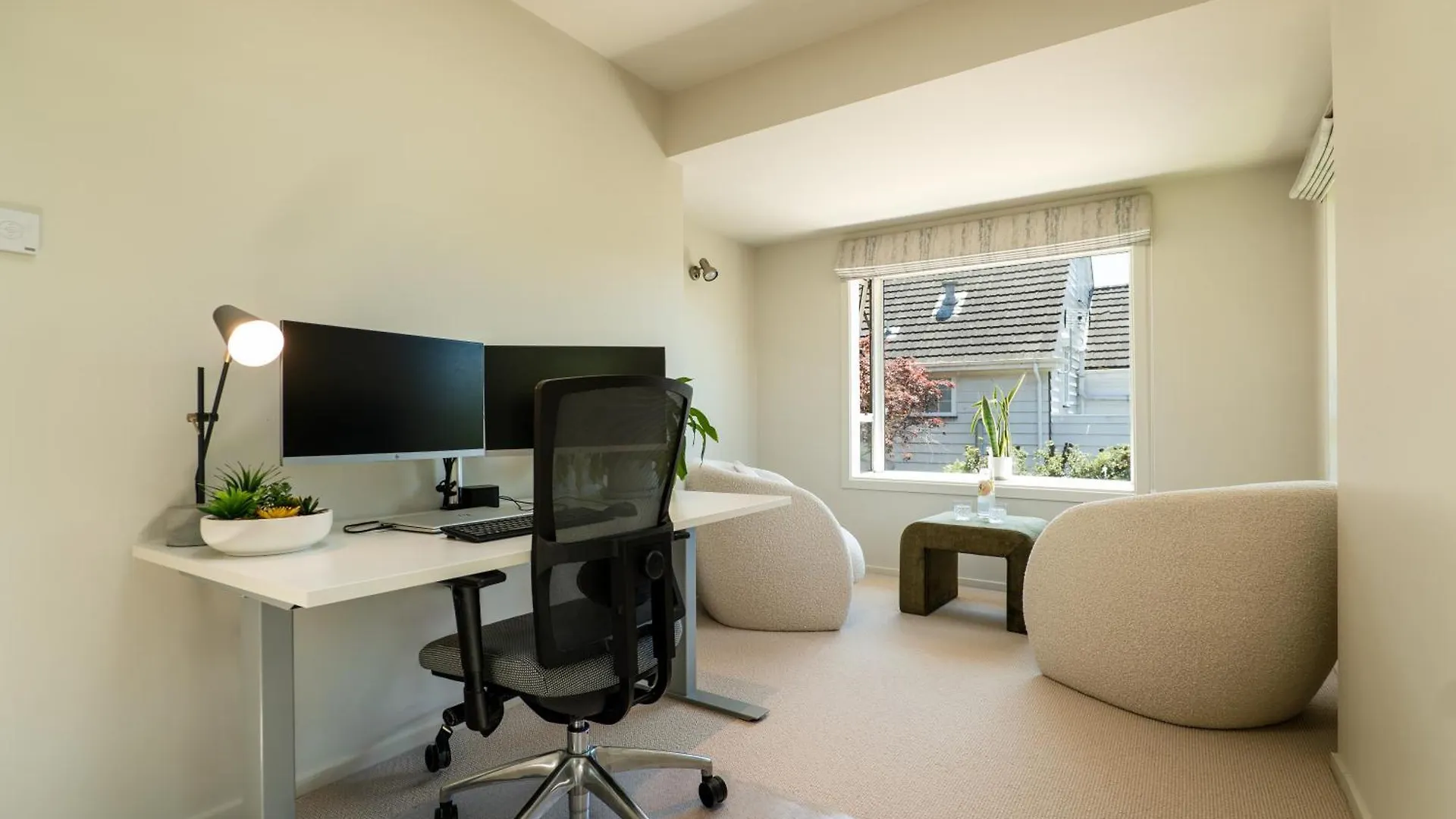 Luxurious Central City Living Christchurch Apartment